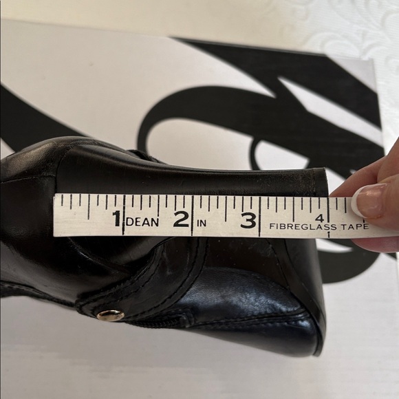 Nine West Anderelan  Heeled Boots - Picture 12 of 14